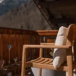 Hidden Retreats Snowpeak Boutique