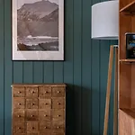 Hidden Retreats Snowpeak Boutique Apartment