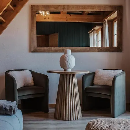 Hidden Retreats Snowpeak Boutique *