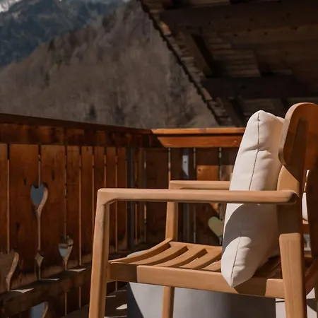 Hidden Retreats Snowpeak Boutique