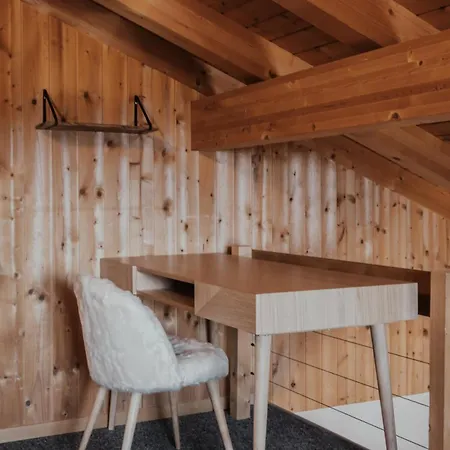 Hidden Retreats Snowpeak Boutique *