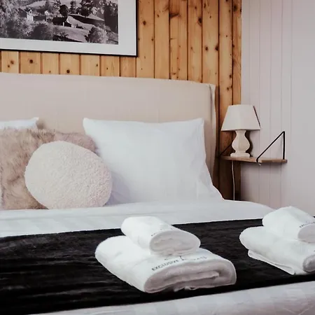 Hidden Retreats Snowpeak Boutique