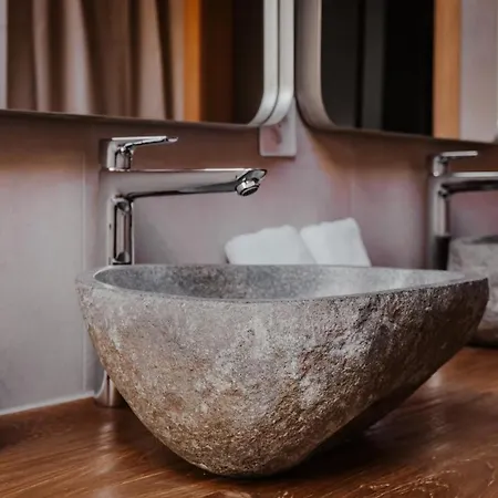 Hidden Retreats Snowpeak Boutique Appartamento *