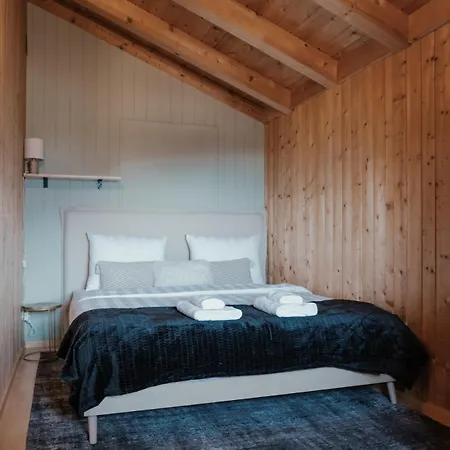 Hidden Retreats Snowpeak Boutique *