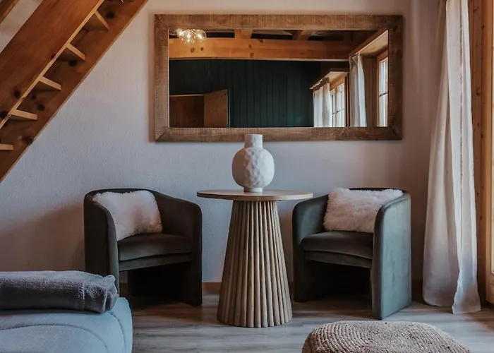 Hidden Retreats Snowpeak Boutique *