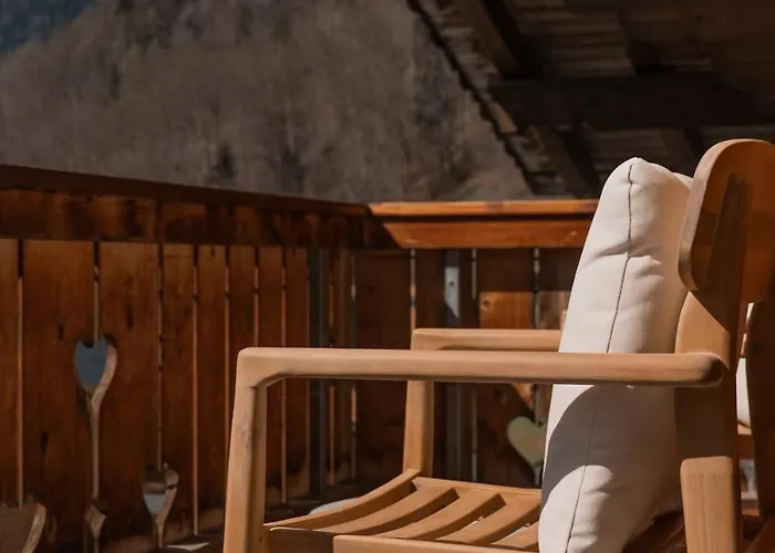 Hidden Retreats Snowpeak Boutique