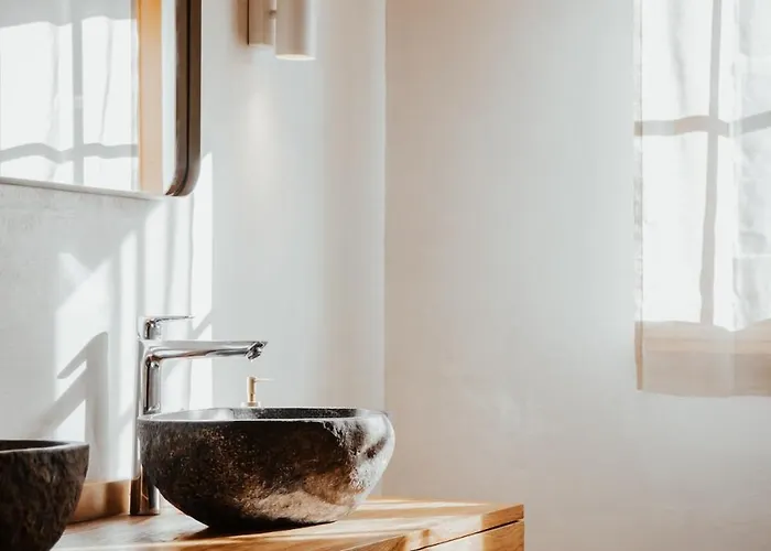 Hidden Retreats Snowpeak Boutique *