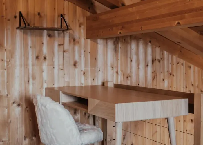 Hidden Retreats Snowpeak Boutique *