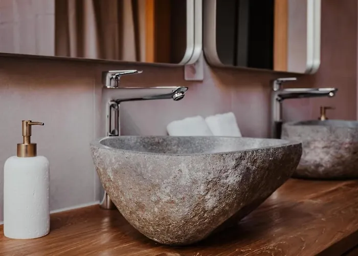 Hidden Retreats Snowpeak Boutique Apartamento *