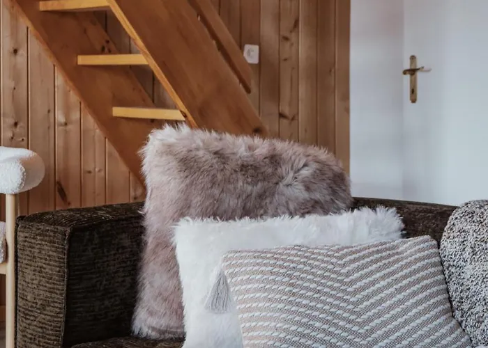 Hidden Retreats Snowpeak Boutique *