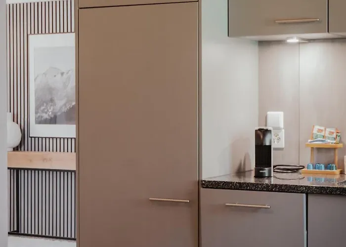Hidden Retreats Snowpeak Boutique Apartamento *