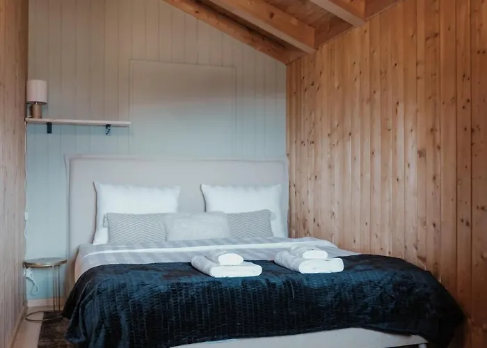 Hidden Retreats Snowpeak Boutique *