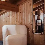 Hidden Retreats Snowpeak Boutique *
