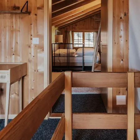 Hidden Retreats Snowpeak Boutique Lejlighed *